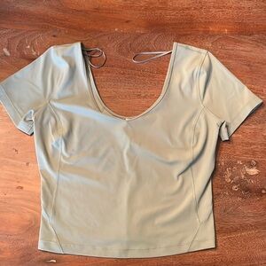 lulu lemon crop top with short sleeves